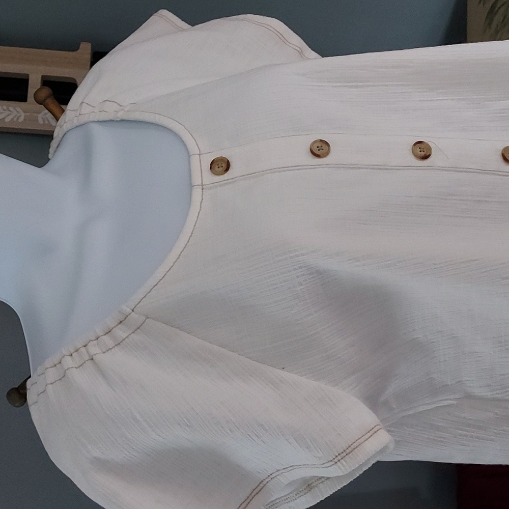 NWT, Loft women's top - Picture 2 of 4
